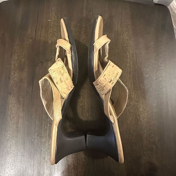 Munro American Cork Strap Sandals Size 6.5 - Picture 3 of 4
